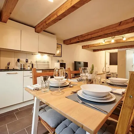 Lakeside Tiny House *